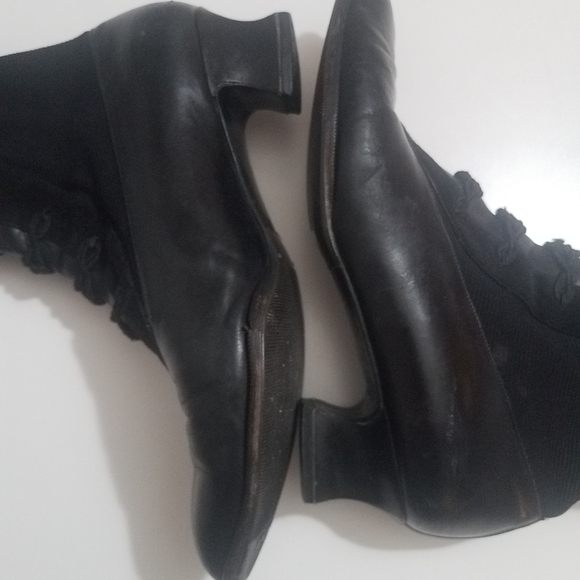 Vintage Stuart Weitzman for Roz and Sherm Victorian Black Leather Boots Size 8.5 - Picture 4 of 13
